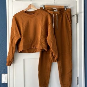 MATE the Label Organic Fleece CropSweatshirt + Organic Terry Classic Jogger Set
